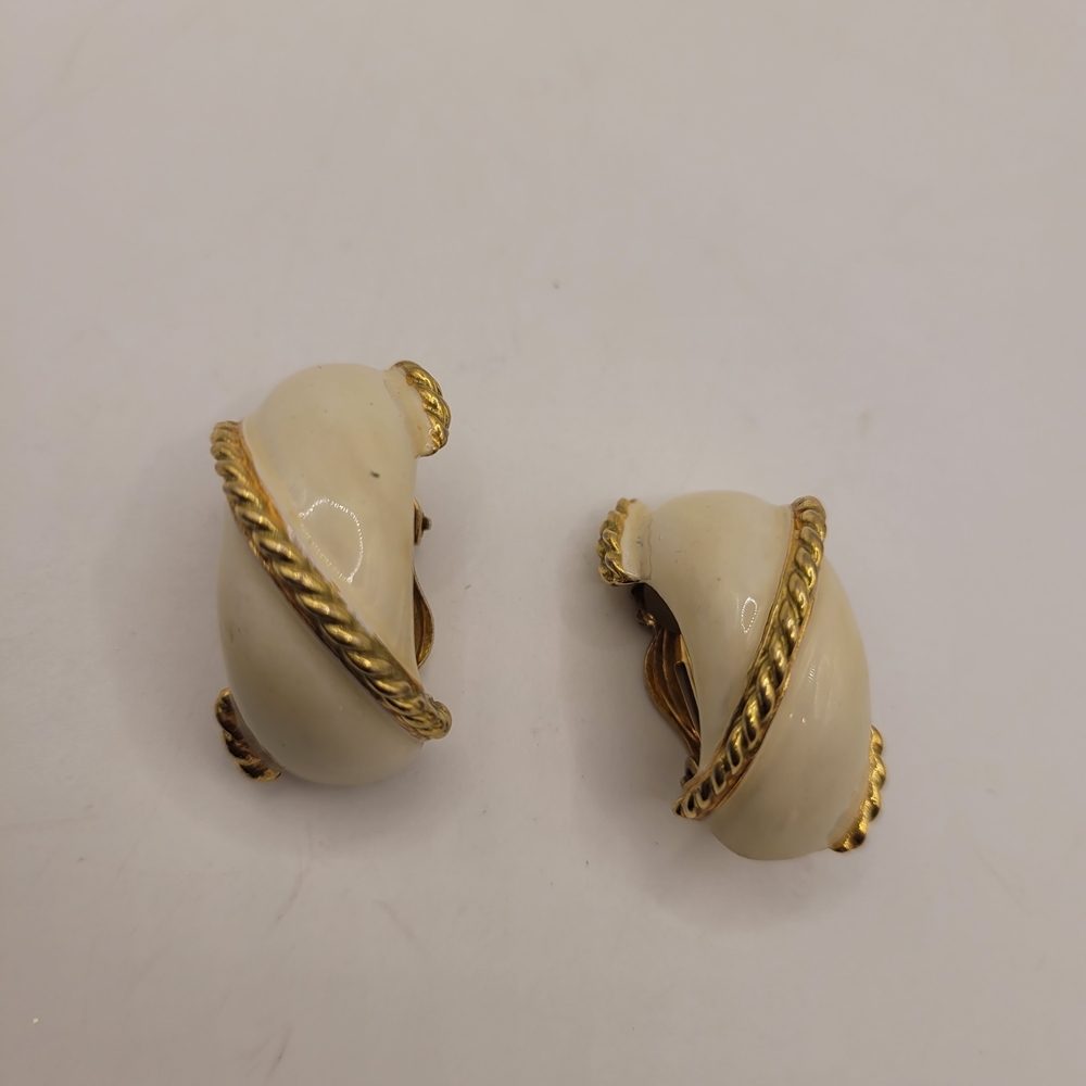 Enamel Gold-Tone Vintage Knot Clip Earrings
